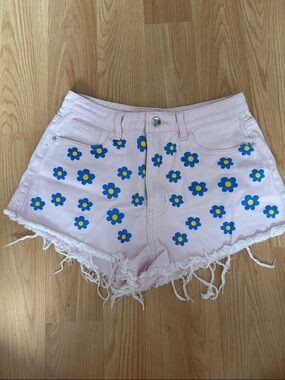 Women's Pink Daisy Print Denim Shorts